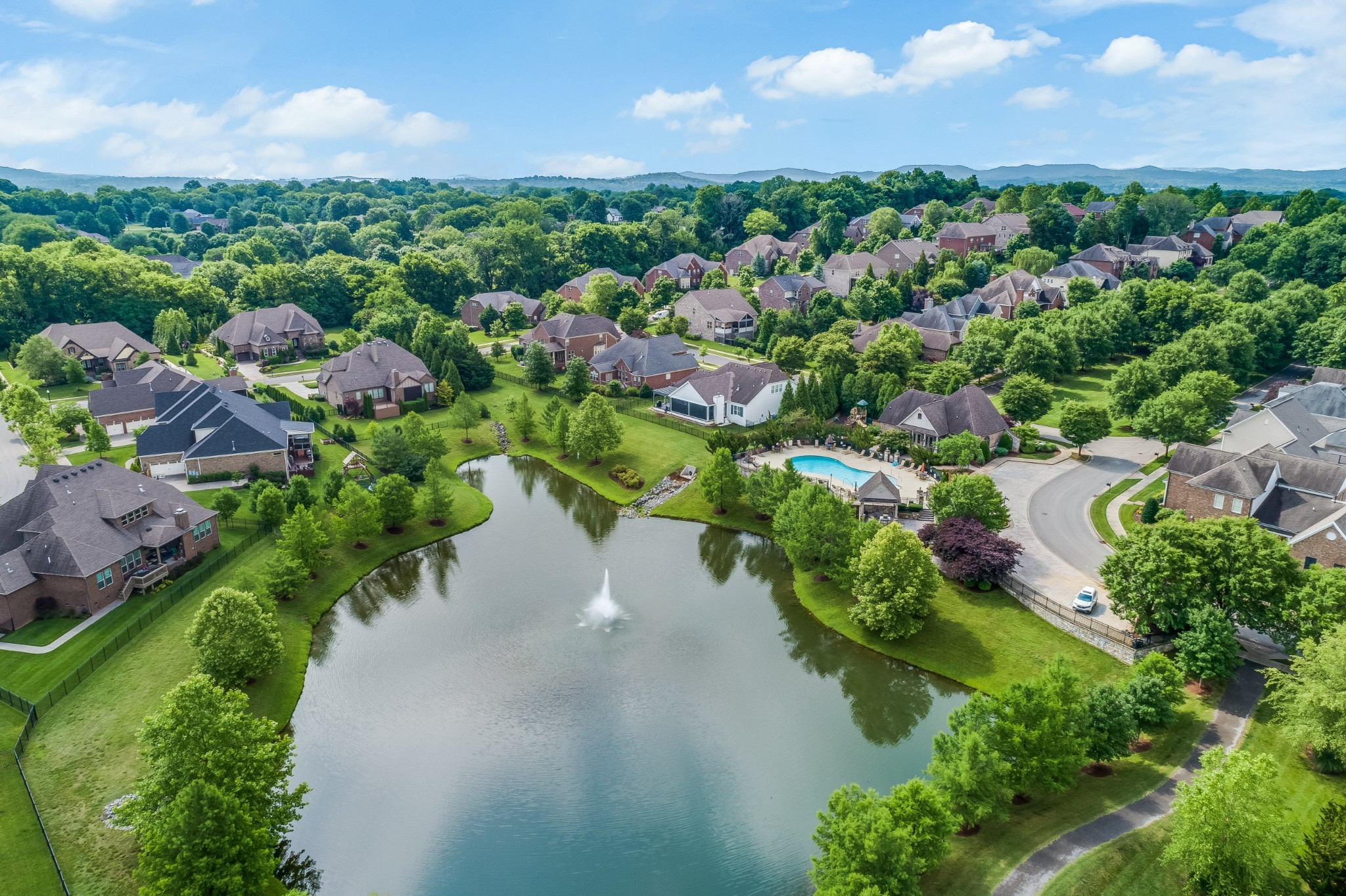 Hurstbourne Park Homes for Sale in Franklin TN | Luxury Living Near Cool Springs